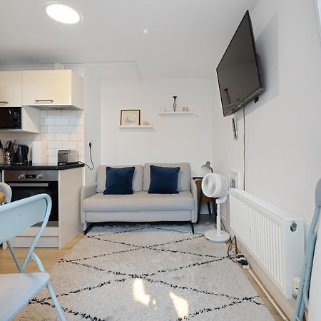 Apartamento Modern Flat & Balcony In Historic West Kensington Londres Exterior foto
